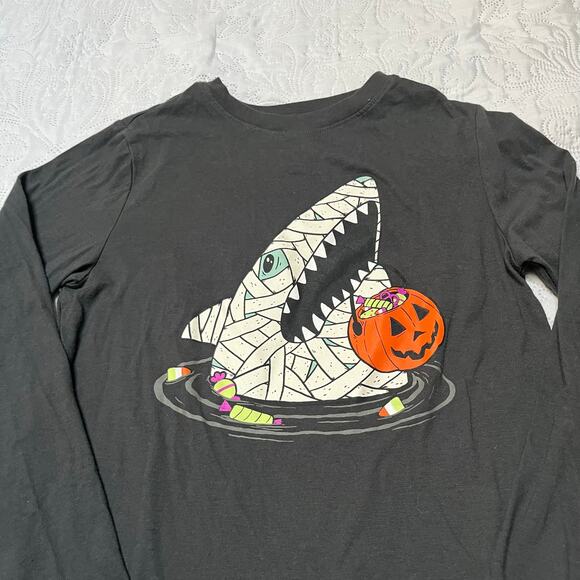 Cat & Jack Mummy Shark Halloween Tee Size 8 - Picture 3 of 5
